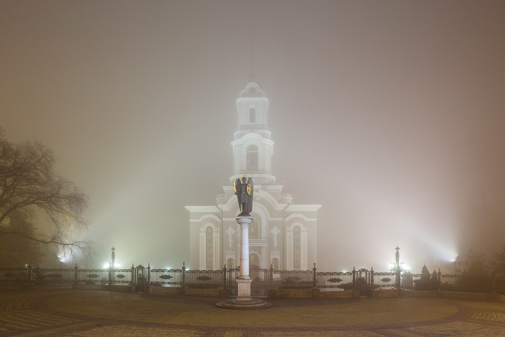 туманный собор в Донецке